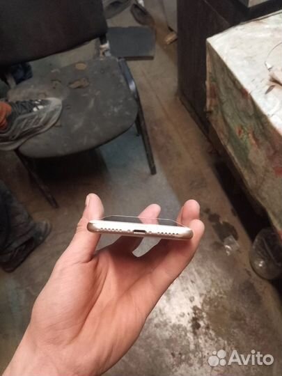 iPhone 8, 64 ГБ
