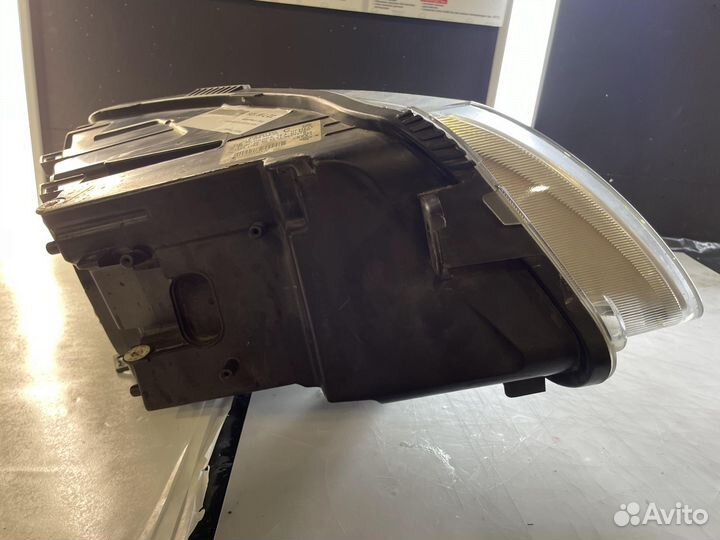 Фара левая Audi A6 4F0941003