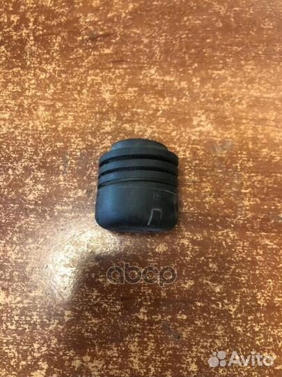 Б/У Отбойник капота 31250010 volvo