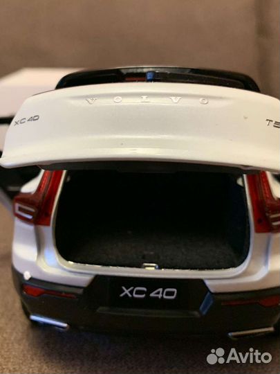 Volvo xc40. 2022г. 1/18