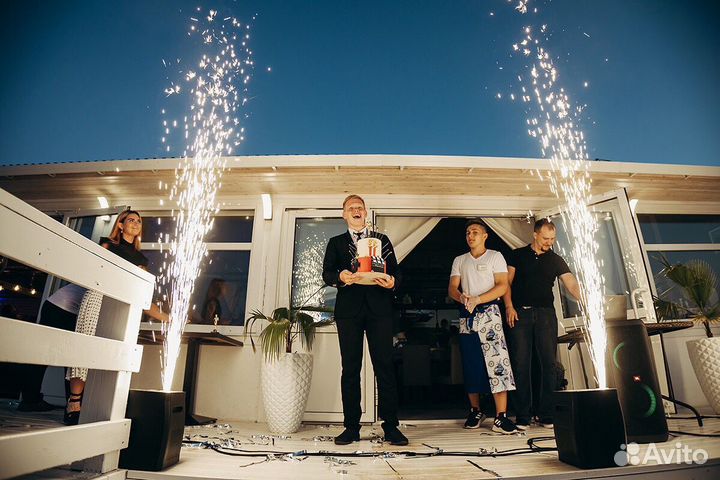 Холодные фонтаны искр