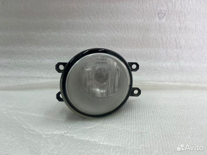 Фара противотуманная передняя левая Toyota Camry