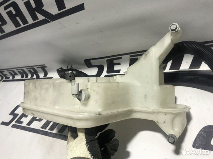 Бачок омывателя лобового стекла Bmw E60