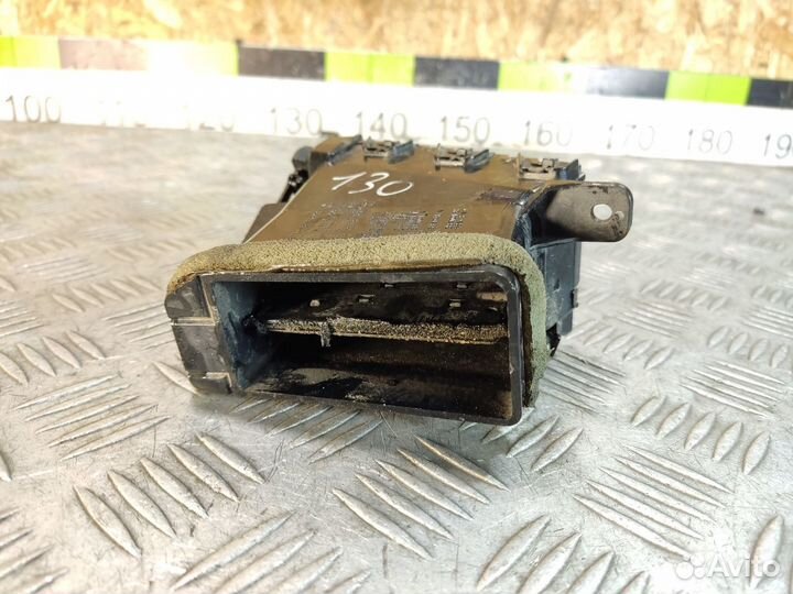 Дефлектор воздушный Nissan Tiida c11