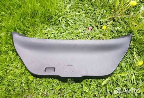 Пластик багажника tiida