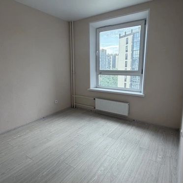 7-к. квартира, 43 м², 1/10 эт.