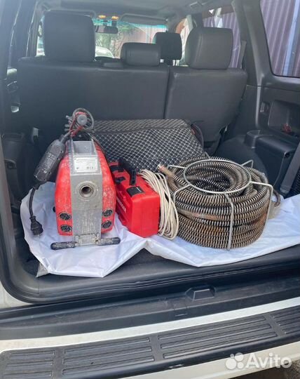 Устранение засоров / Прочистка труб канализации