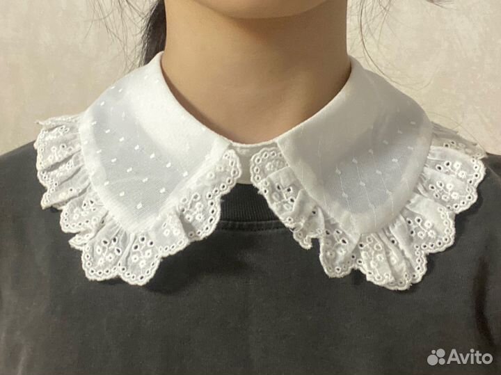 Манишка с ажурной вышивкой