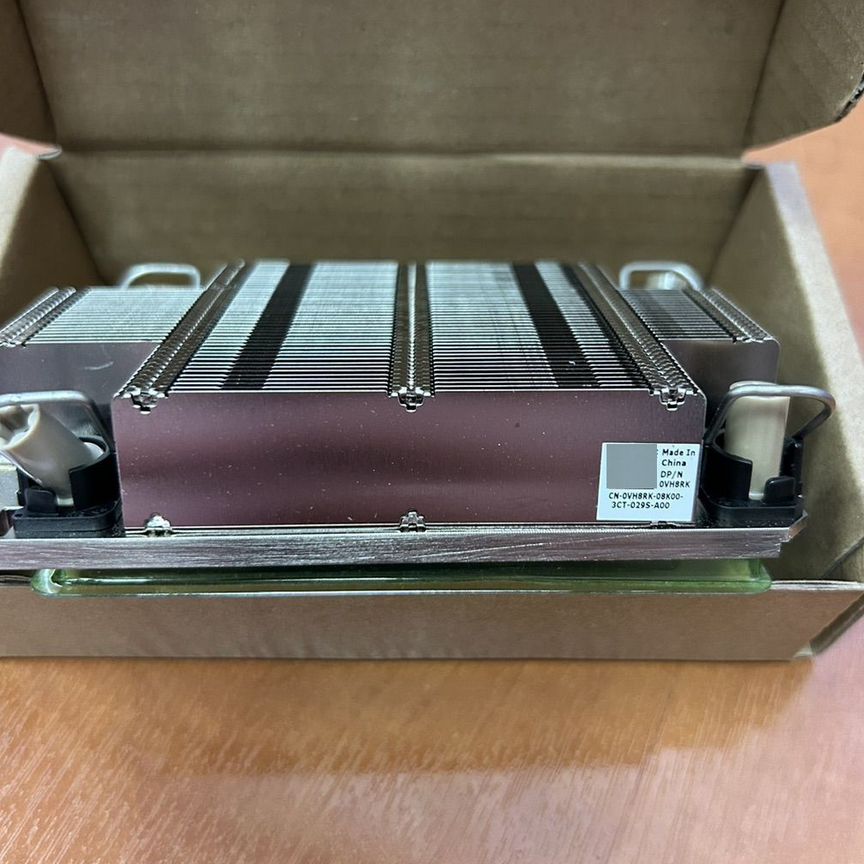 [0VH8RK] Радиатор Dell R450 R550 R650 R750 Vh8rk 0vh8rk