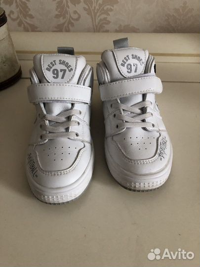 Кроссовки для девочки 26