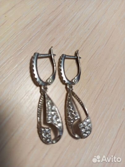 Серебряные серьги с феонитом