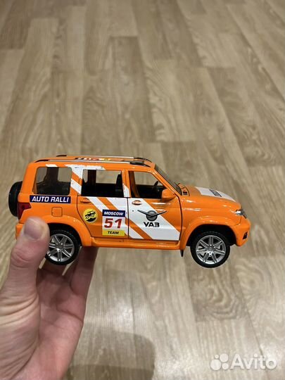 Машинка Модель металлическая УАЗ patriot