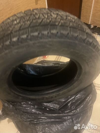 Bridgestone Blizzak Ice 265/65 R17