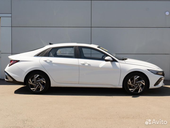 Hyundai Elantra 1.5 CVT, 2023, 281 км