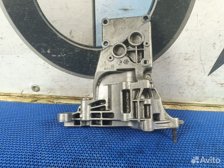 Кронштейн крепления генератора BMW 5 E60 n62b44