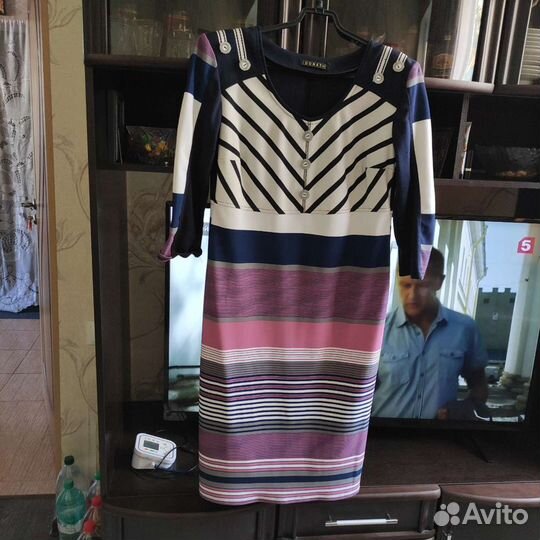 Халат махровый,костюмы, платья, юбка 48,50,52 разм