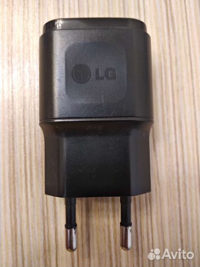 Блок зарядки для телефона Lg
