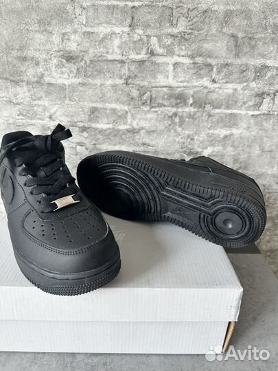 Кроссовки Nike air force черные 38р