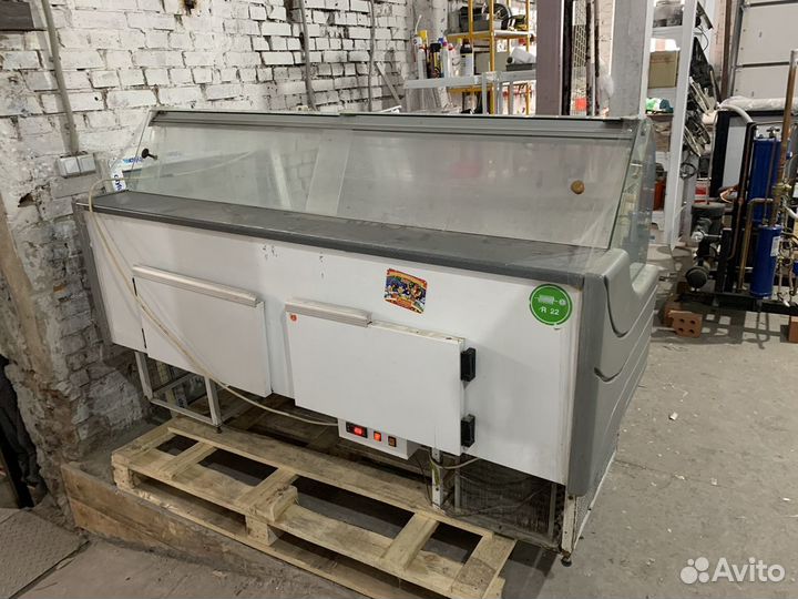 Холодильная витрина бу