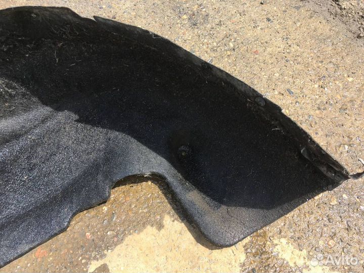 Подкрылок задний Mercedes-Benz M-Class W164