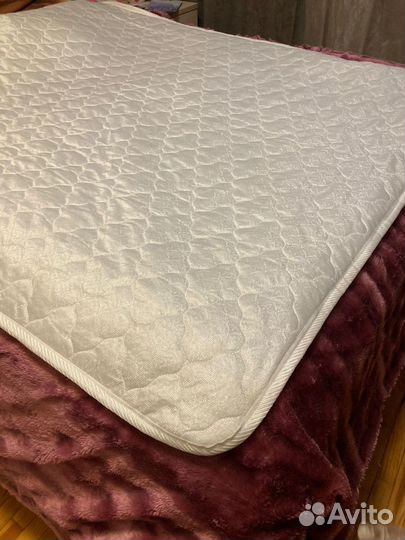 Чехол наматрасник на кровать