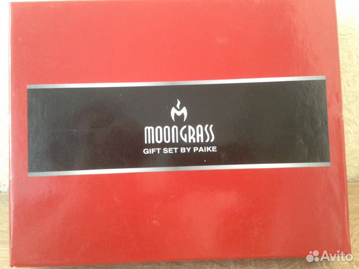 Подарочный набор- фляжка с рюмками