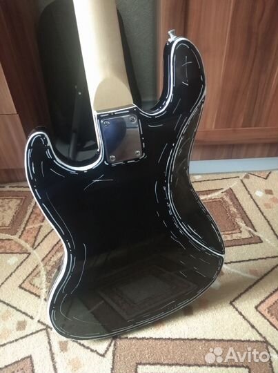 Бас гитара 4 струны, Fabio