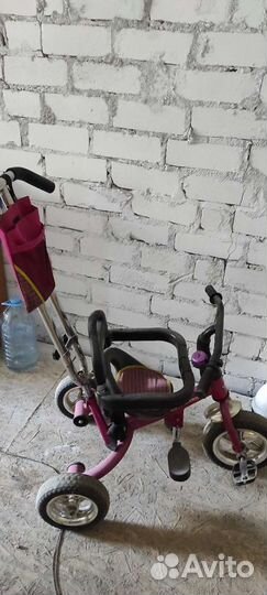 Детский велосипед с ручкой
