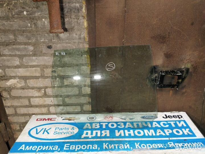 Стекло двери заднее правое VW Touareg 7L 03-10