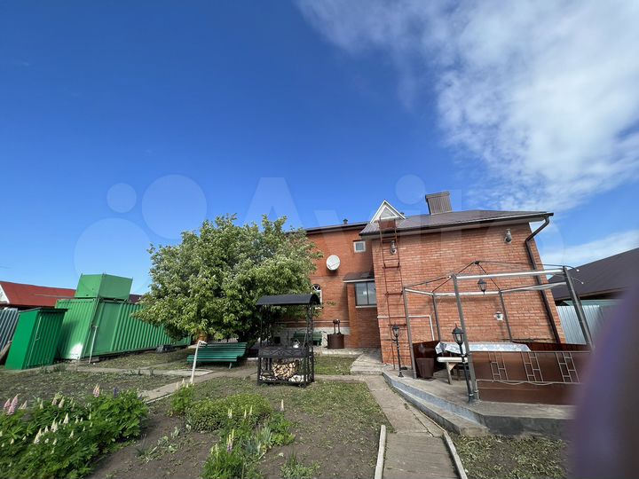 Дом 230,4 м² на участке 14,9 сот.