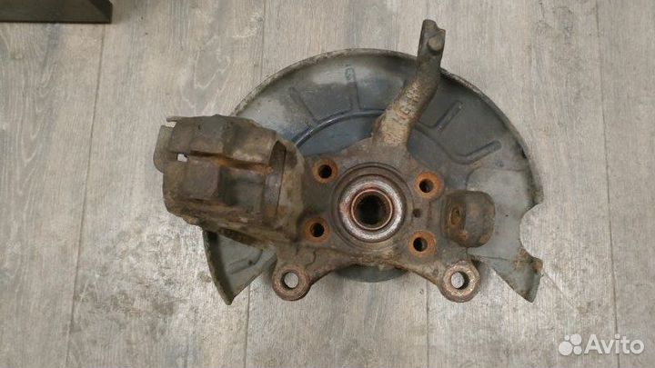 Кулак поворотный передний правый Skoda Octavia II