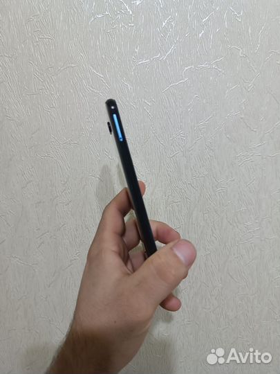 HONOR 10, 4/64 ГБ