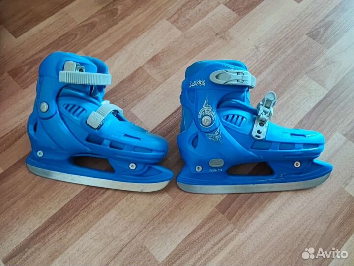 Коньки хоккейные