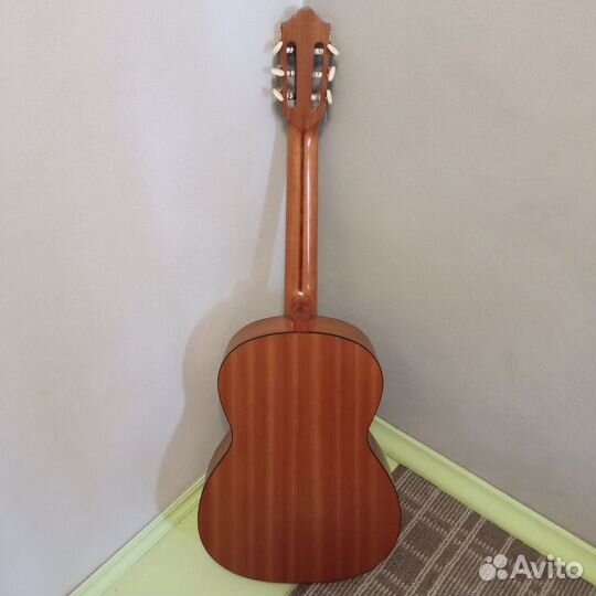 Классическая гитара cremona