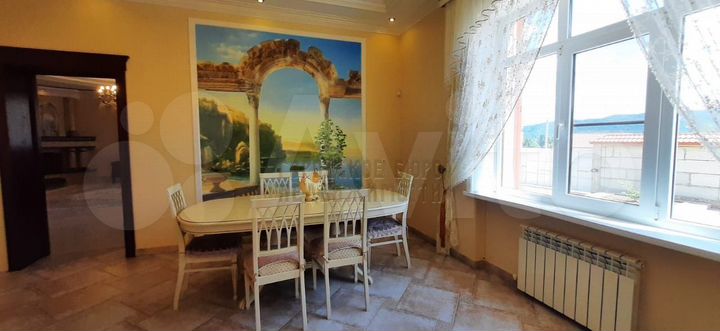 Дом 470 м² на участке 20 сот.