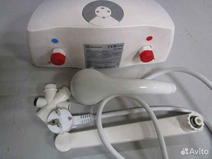 Водонагреватель проточный Zanussi 3-logic 5,5 TS