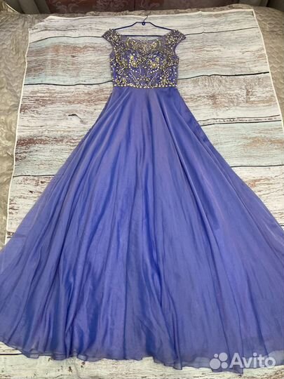 Роскошное платье Sherri Hill с камнями в прокат