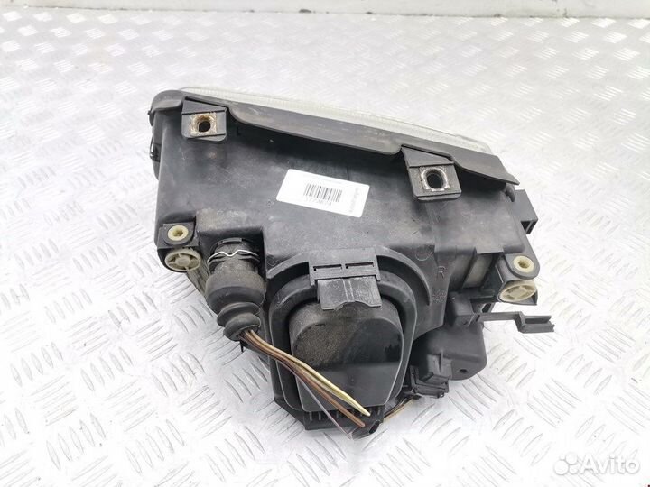 Фара передняя для Audi A4 B5 8D0941030
