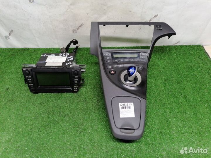 Магнитола Toyota Prius ZVW30 2zrfxe 2011