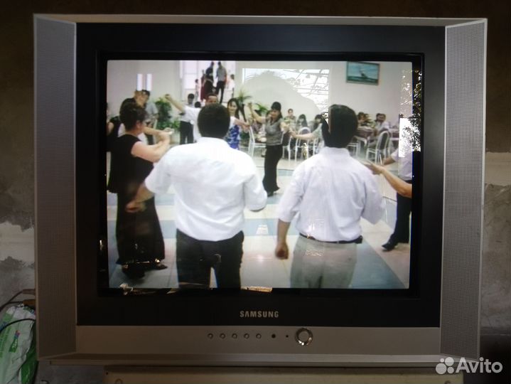 Телевизор samsung