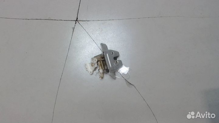 Замок багажника Mitsubishi Outlander, 2003