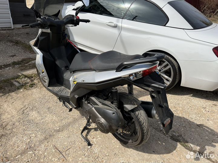 Макси скутер Stels Zion150