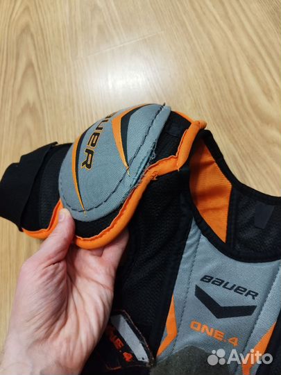 Нагрудник хоккейный детский Bauer one 4