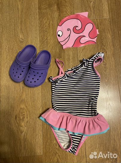 Купальник (комплект: купальник + тапки + шапочка)