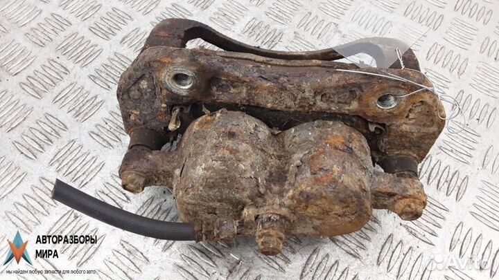 Суппорт передний правый Kia Sorento 2004