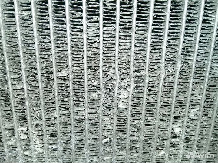 Радиатор водяной Toyota Land Cruiser FJ80 с дефект