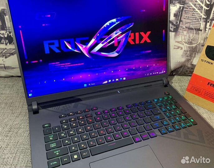 Asus ROG G18 i7 13650HX / RTX 4070 / 32GB / 1TB