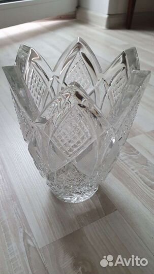 Ваза для цветов хрустальная