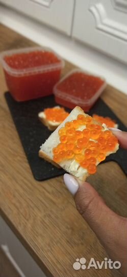 Свежая, настоящая, красная икра