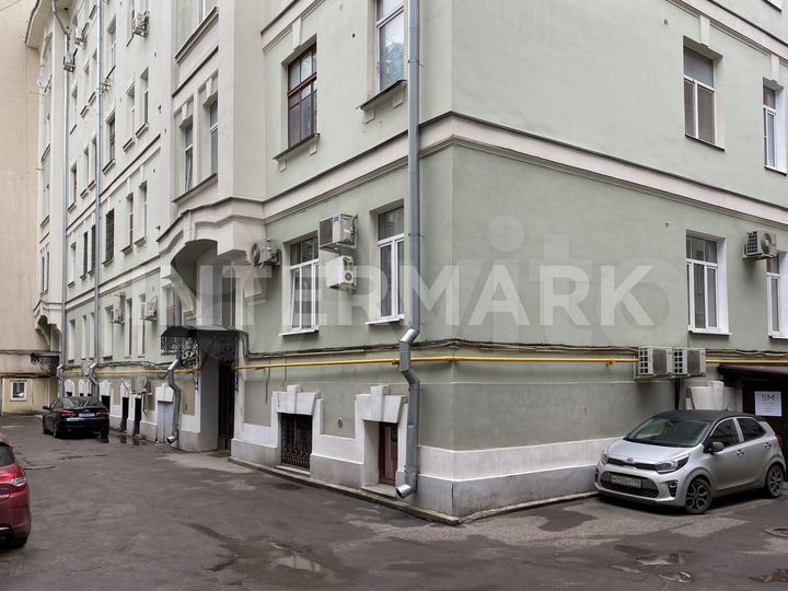 6-к. квартира, 188 м², 3/5 эт.